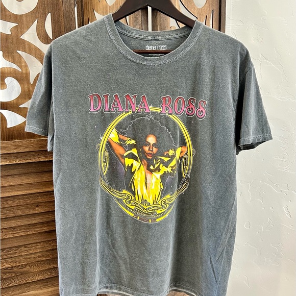 Gray Graphic T-Shirt with Diana Ross Print - Picture 3 of 6